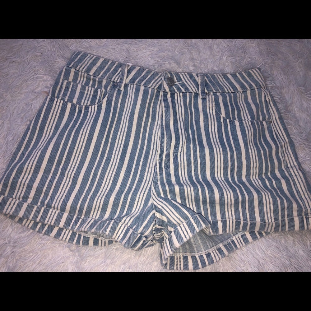 Striped MOM shorts